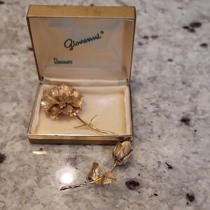 Giovanni Gold Floral Brooch Set